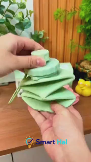 Collapsible silicone water bottle product overview and features